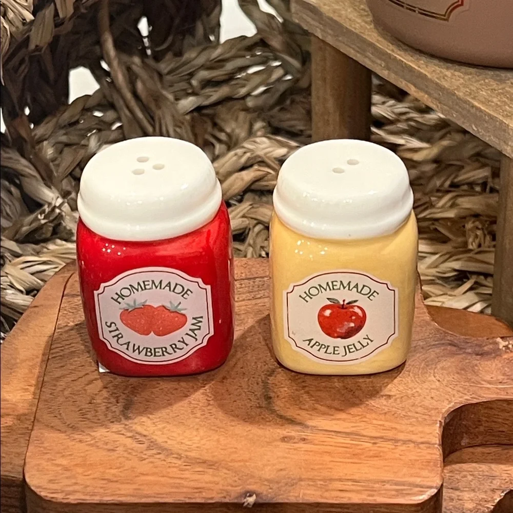 Cute.🍓JAM & 🍎JAM Shakers